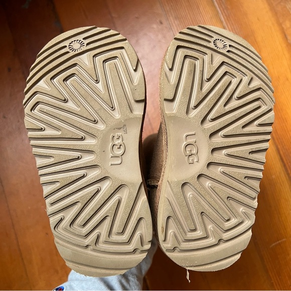 UGG | Toddler Classic II Boots, Chestnut - Picture 6 of 7